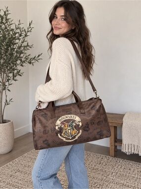 Harry Potter Travel Duffel Bag NWT Warner Bros. Hogwarts Brown Crest Licensed